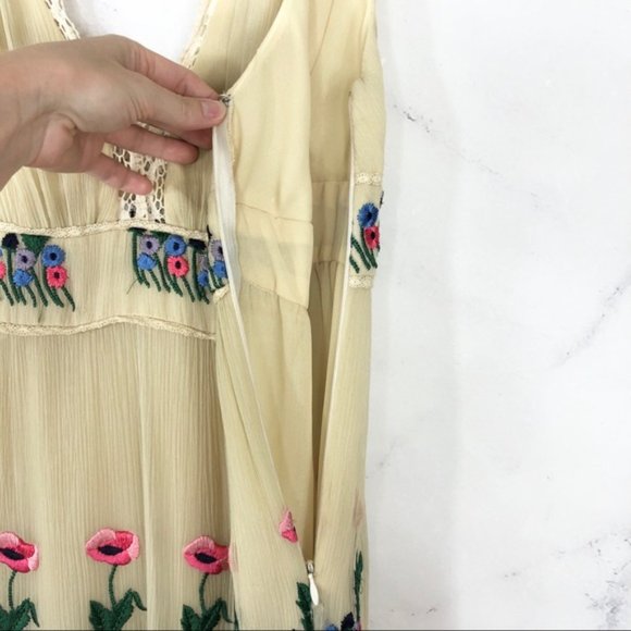 NWT Tibi Cream Silk Floral Embroidered Dress Size 6 - Picture 6 of 13